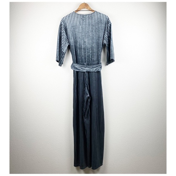 Zara Gray Velvet Striped Jumpsuit Size Medium - Picture 4 of 11